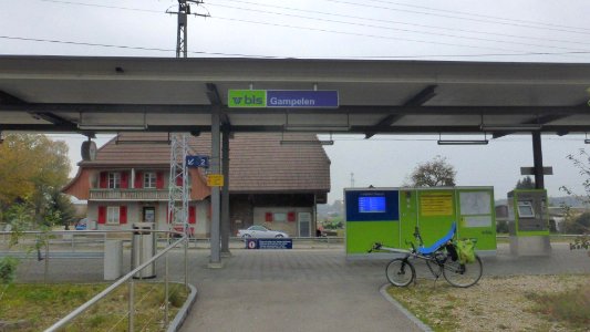 Gampelen railway station
