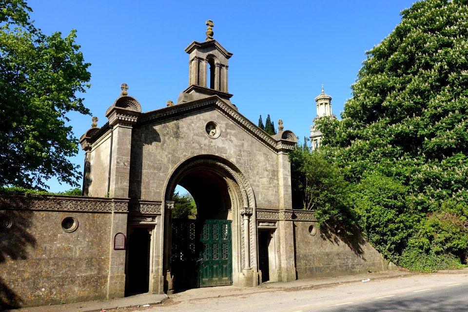 Gate - Lansdown Cemetery - Bath, England - DSC09695