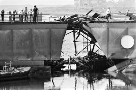 Gat in Noordersluisdeur IJmuiden, Bestanddeelnr 929-8633