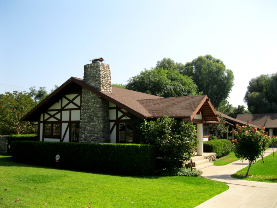 Gartz Court 2