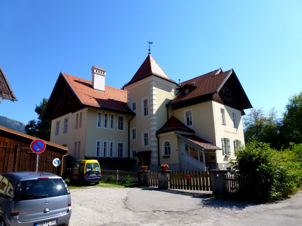 Garmisch-Volksschule-Krankenhausstr1