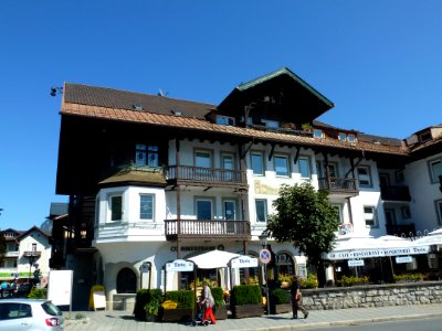Garmisch-Wohnhaus-Marienplatz13-15