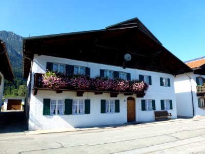 Garmisch-Bauernhaus-Frühlingsstr33