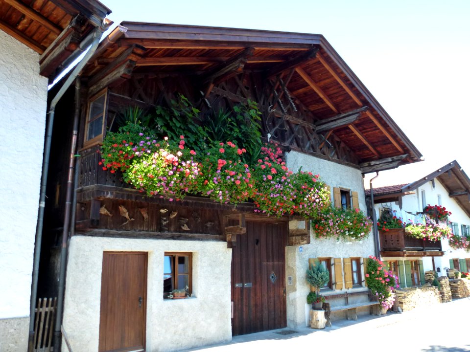 Garmisch-Bauernhaus-Frühlingsstr23