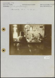 Garnalen pellen in Harderwijk, Bestanddeelnr 256-1873