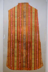 Garment fragment, Spain, Granada, Nasrid Dynasty, early 1400s AD, silk, view 1 - Textile Museum, George Washington University - DSC09629