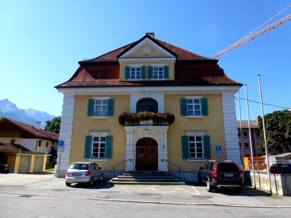 Garmisch-Landratsamt-Olympiastr10
