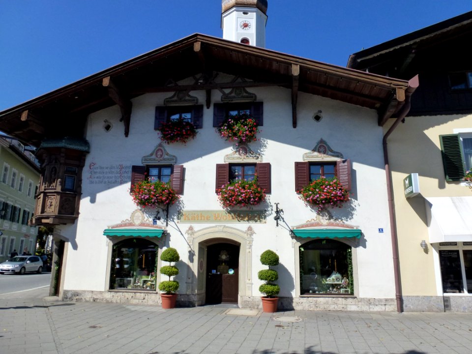 Garmisch-Wohnhaus-Marienplatz4
