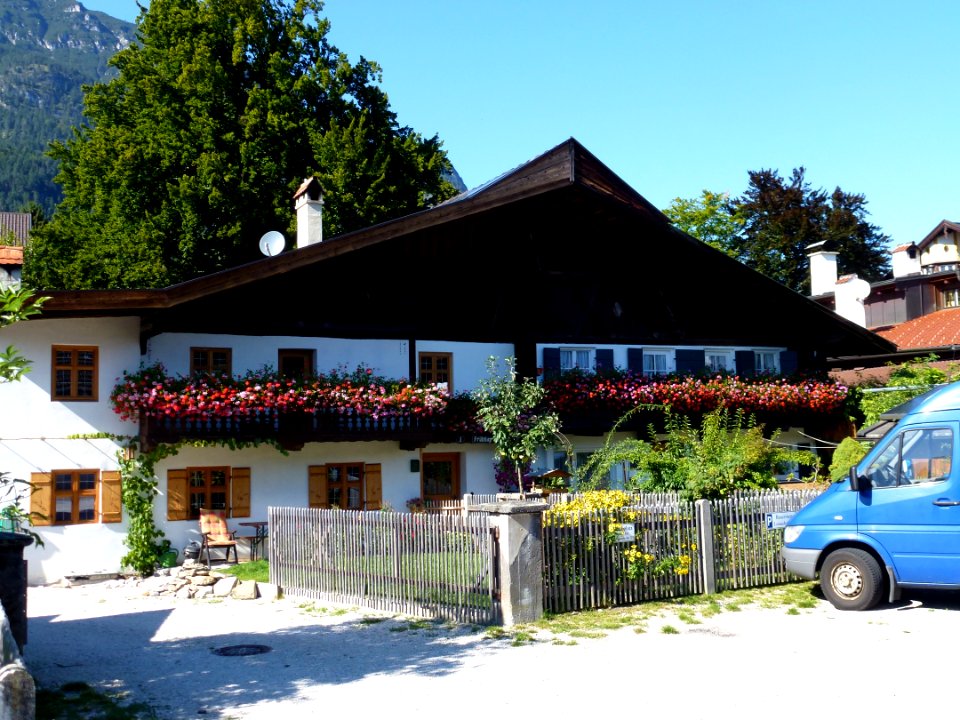 Garmisch-Doppelbauernhaus-Frühlingsstr1-1a