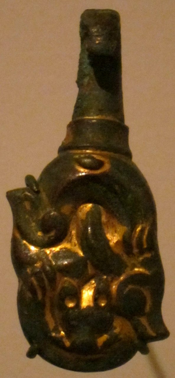 Garment hook with intertwined animals, Warring States period, bronze, Honolulu Museum of Art-