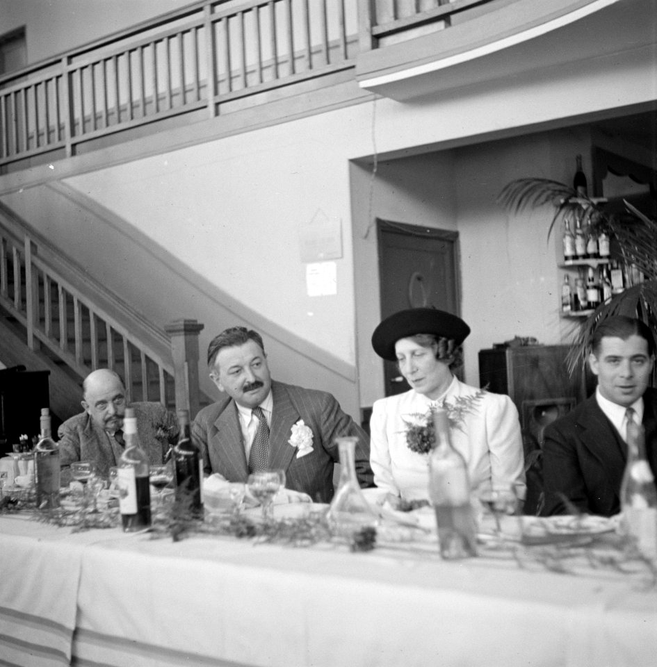 Gasten aan het diner, Bestanddeelnr 254-5430