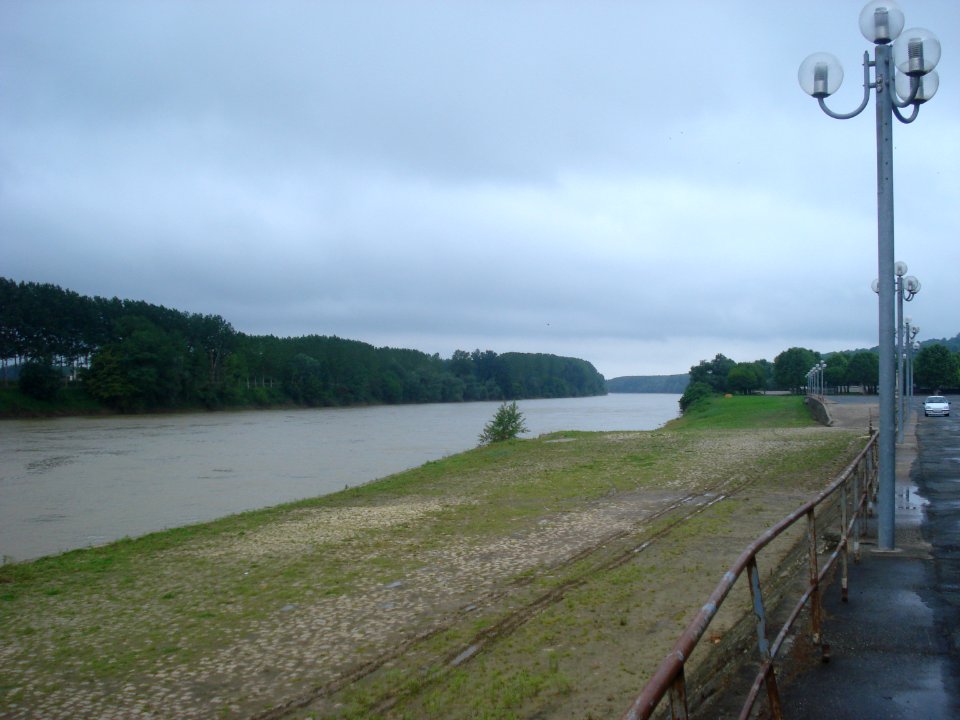 Garonne river at La Réole (Gironde, Fr)