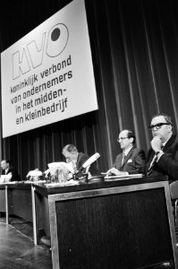 Gasten op het congres zijn de lijsttrekkers van zeven politieke partijen, geheel, Bestanddeelnr 924-4911