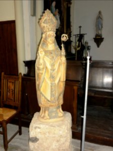 Ganzeville (Seine-Mar.) église, statue 07 un évêque