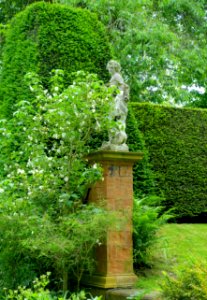 Garden figure - Renishaw Hall - Derbyshire, England - DSC02263