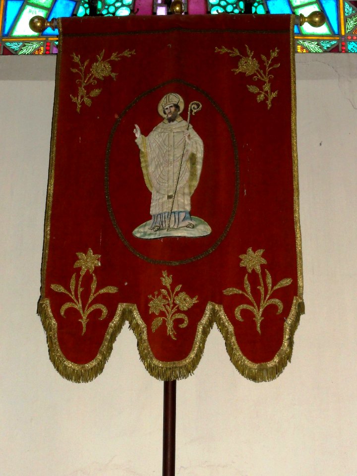 Ganzeville (Seine-Mar.) église, bannière de procession 02
