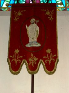 Ganzeville (Seine-Mar.) église, bannière de procession 02
