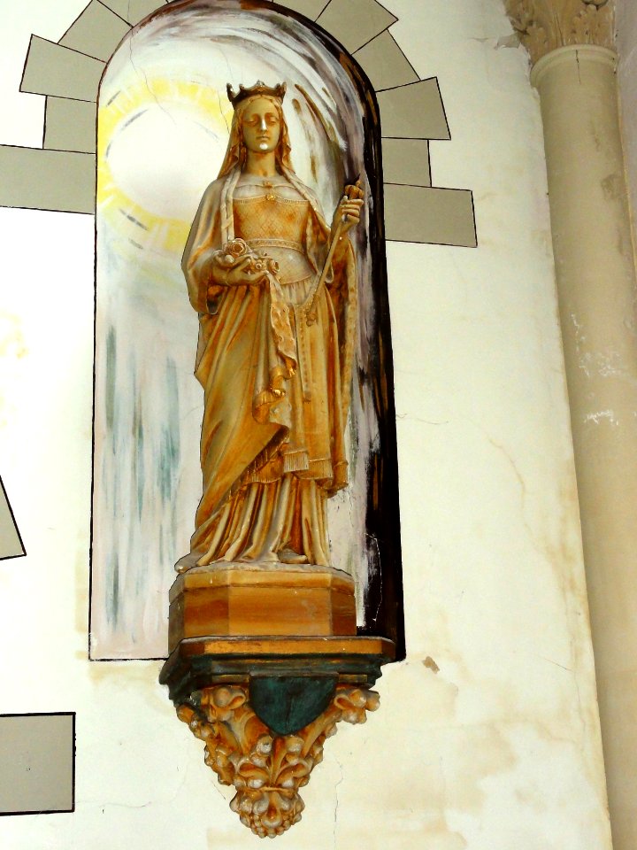 Ganzeville (Seine-Mar.) église, statue 02 une Reine