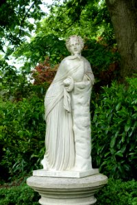 Garden sculpture - Waddesdon Manor - Buckinghamshire, England - DSC07587