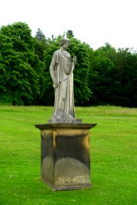 Garden sculpture - Chatsworth House - Derbyshire, England - DSC03565