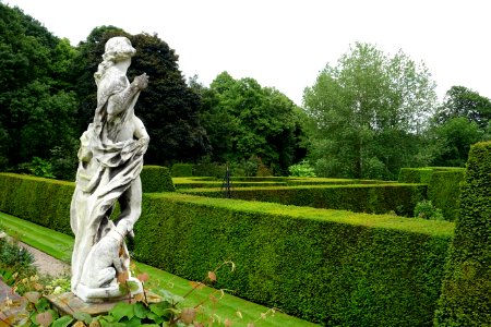 Garden figure - Renishaw Hall - Derbyshire, England - DSC02224