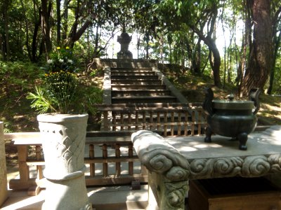 Ganjin-grave-Toshodai-Temple-Nara