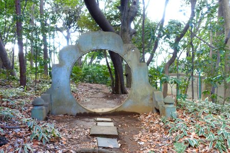 Garden gate, Eisei Bunko Museum - DSC07734