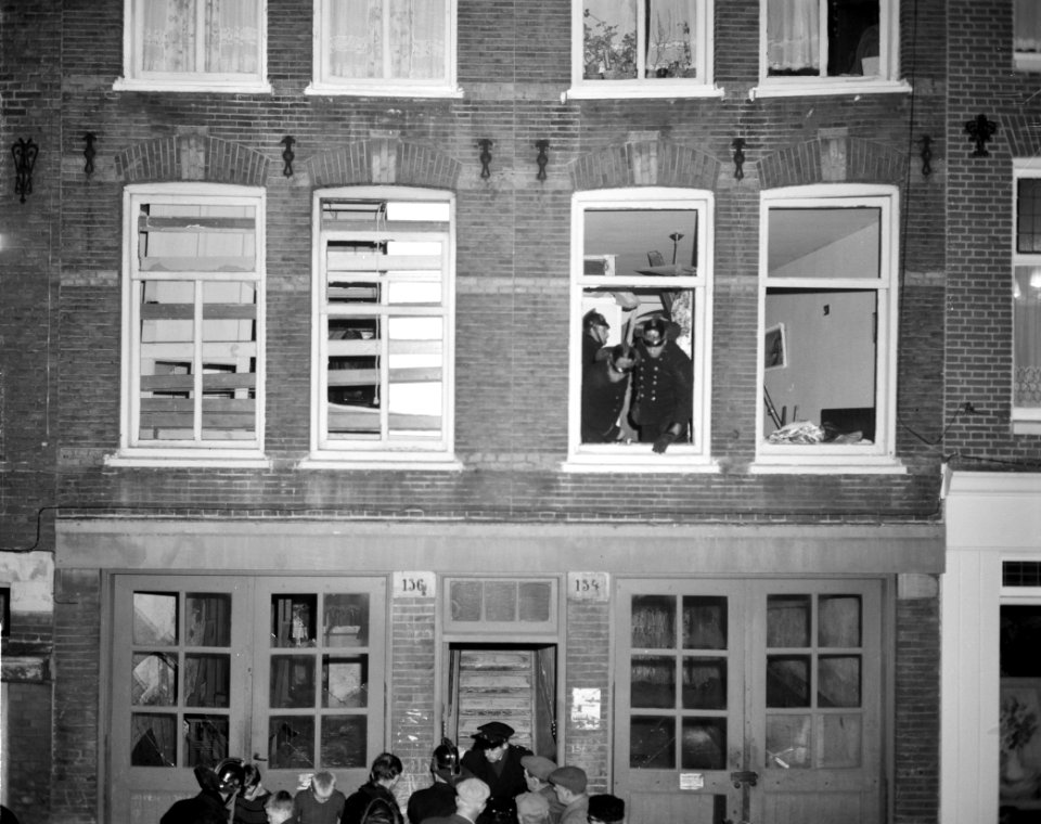 Gasontploffing in Amsterdam in de Goudsbloemstraat. Overzicht ravage, Bestanddeelnr 914-6952