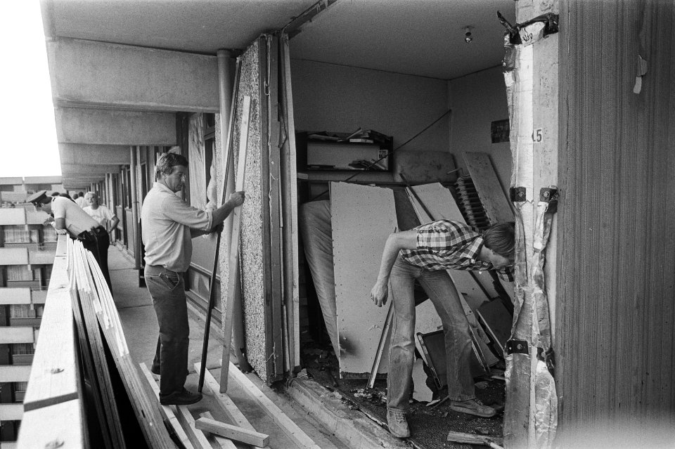 Gasexplosie in Bijlmermeer (flat Kleibrug), Bestanddeelnr 932-2635
