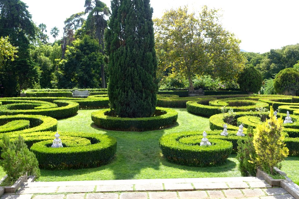 Garden of the Palácio dos Condes da Calheta - Jardim Botânico Tropical - Lisbon, Portugal - DSC06537
