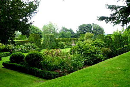 Garden - Renishaw Hall - Derbyshire, England - DSC02200