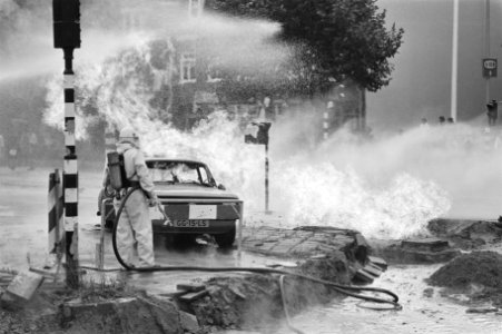 Gasleiding geexplodeerd en in brand gevlogen aan de Amstelveenseweg in Amsterdam, Bestanddeelnr 933-0729