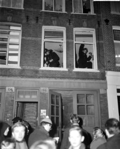 Gasontploffing in Amsterdam in de Goudsbloemstraat. Overzicht ravage, Bestanddeelnr 914-6953