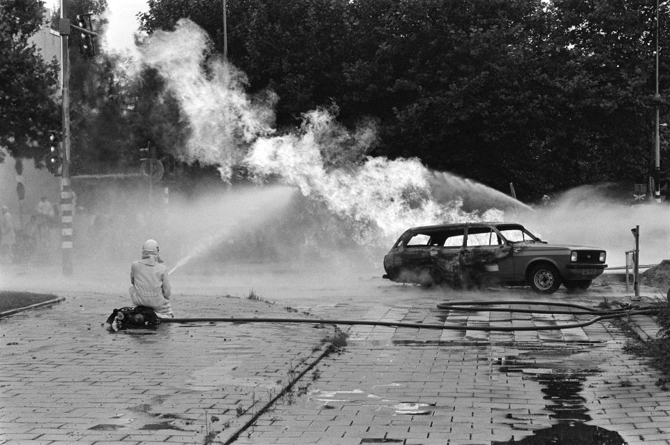 Gasleiding geexplodeerd en in brand gevlogen aan de Amstelveenseweg in Amsterdam, Bestanddeelnr 933-0730