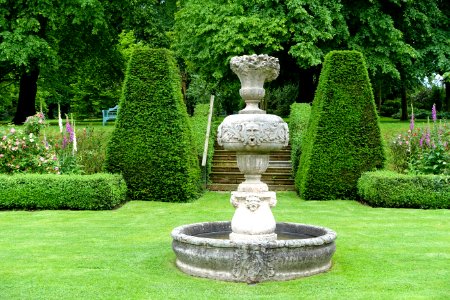 Garden - Renishaw Hall - Derbyshire, England - DSC02211