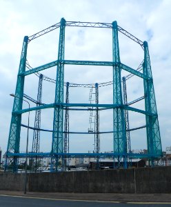 Gasholder at former Black Rock Gasworks, Boundary Road, Brighton (May 2013) (1)