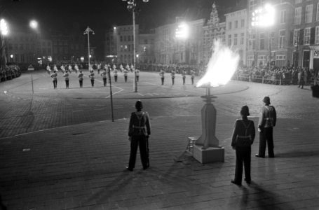 Garde Regiment Prinses Irene 25 jaar, militair Taptoe op de Brink, Bestanddeelnr 918-6603