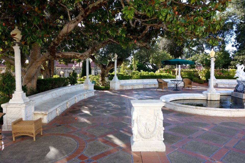 Garden benches - Hearst Castle - DSC06977
