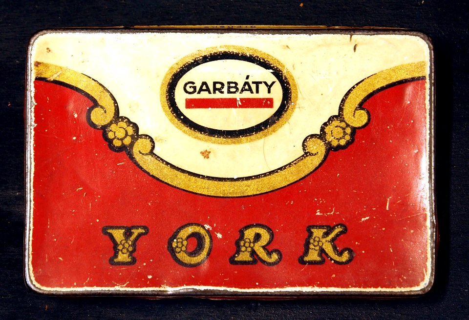 Garbáty YORK cigarettes tin