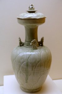 Funerary vase and cover, China, Longquan kilns, Zhejiang province, Northern Song dynasty, 10th or 11th century AD, green-glazed stoneware - Ethnological Museum, Berlin - DSC01990