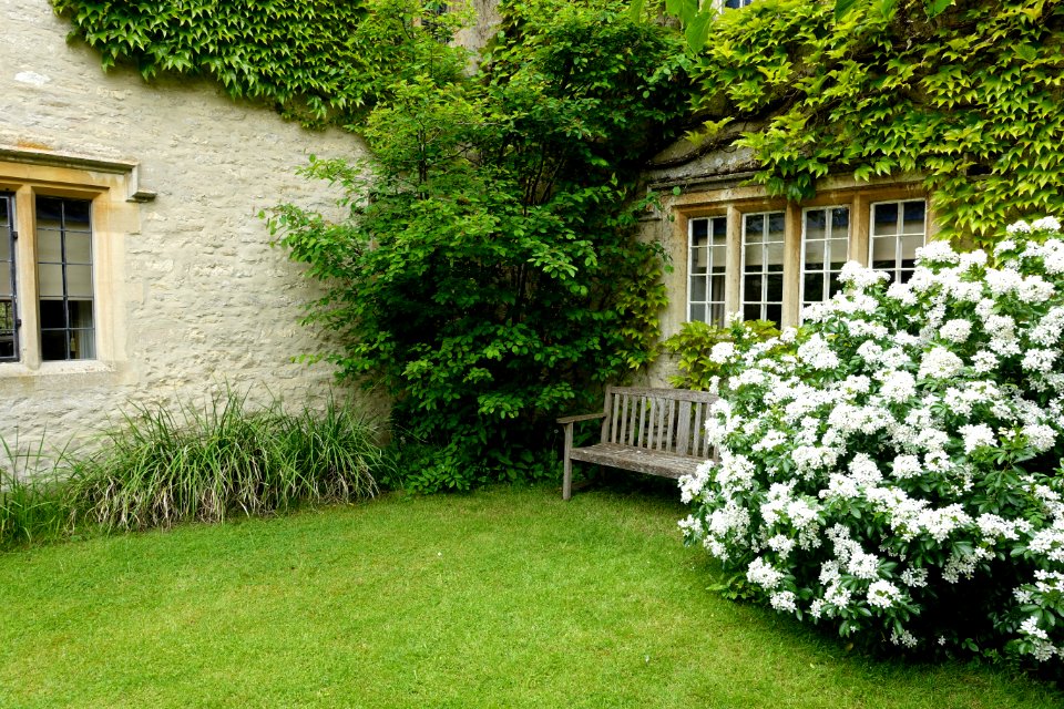 Garden - Kelmscott Manor - Oxfordshire, England - DSC00150