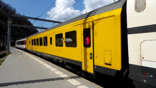 Funkmess- und Steuerwagen