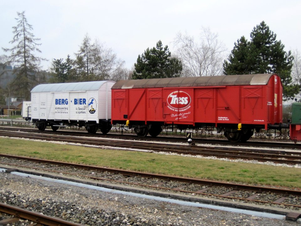Güterwagen im Bahnhof Münsingen