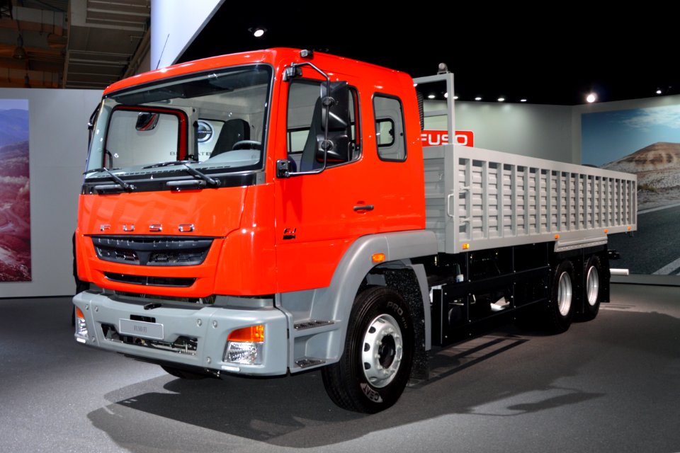 Fuso FJ Rigid 6x2. Spielvogel 2014 1