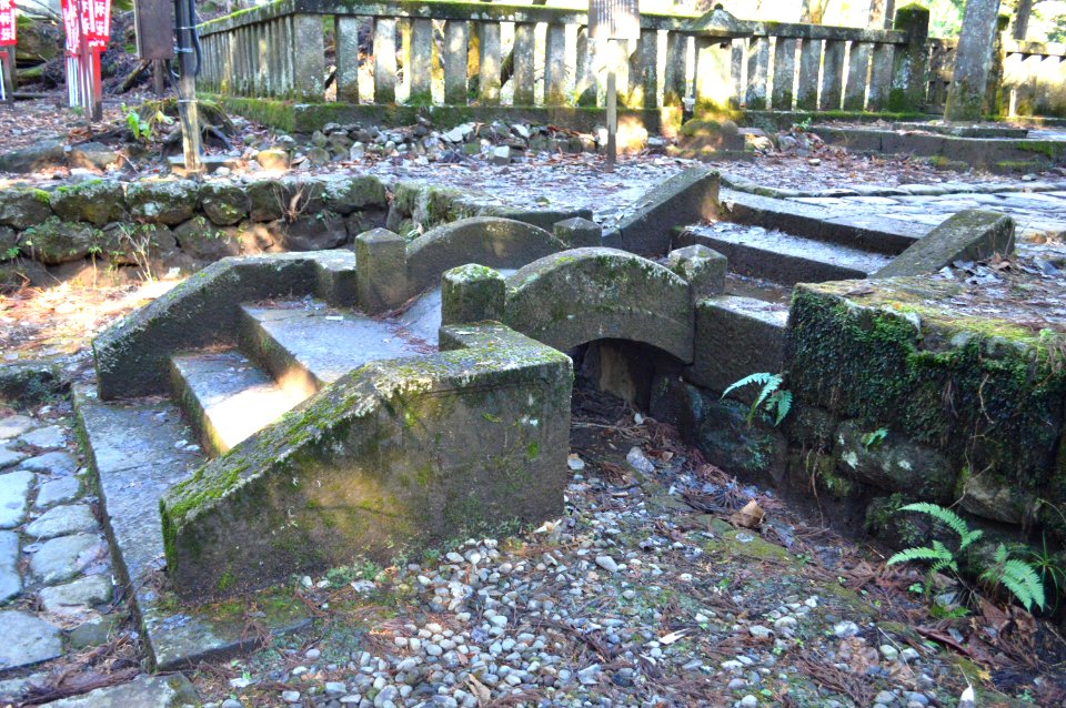 Futarasan Shrine (Nikko) Takino-o-jinja ishibashi
