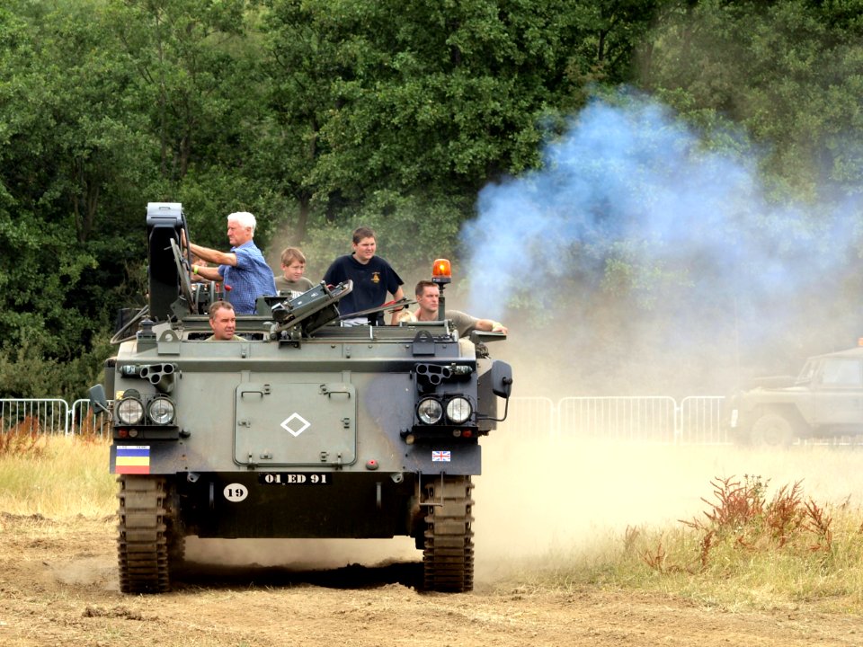 FV434 fitters vehicle pic-002