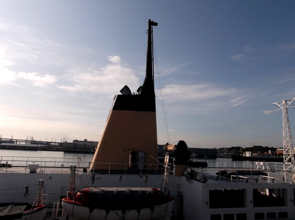 Funnel mark of Seiun-maru, a training ship of Japan agency of Maritime Education and Training for Seafarers(JMETS)