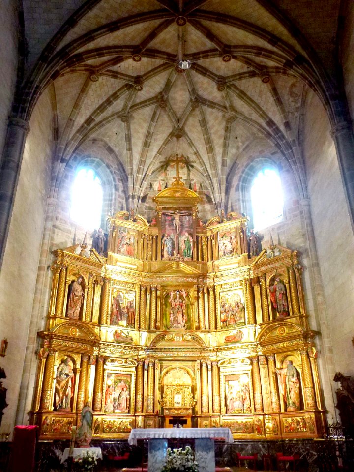 Güeñes - Iglesia de Santa María, retablo mayor 10
