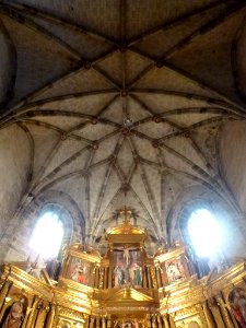 Güeñes - Iglesia de Santa María, retablo mayor 12