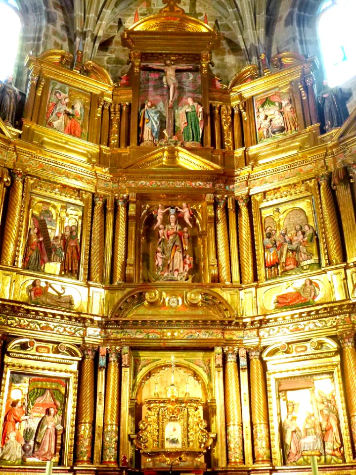 Güeñes - Iglesia de Santa María, retablo mayor 13
